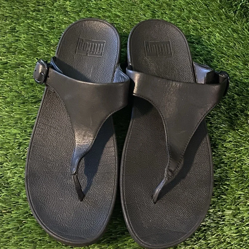 FitFlop Sandals Women's 9 Black Adjustable Buckle Toe Post Thong Slip On Comfort
